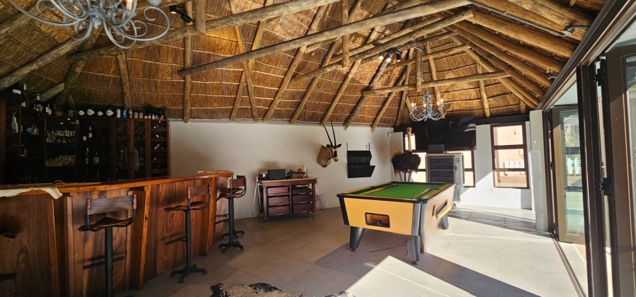6 Bedroom Property for Sale in Hartbeesfontein North West